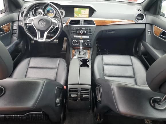 ✅ 2012 Mercedes-Benz C 300 Sport • VIN: WDDGF8BB3CR214402 • Lot: 81280725. Wystawiony na Copart z przebiegiem 129 470 mil. Bezpłatny archiwum sprzedaży aukcyjnych z USA i szczegółowy raport historii pojazdu na DreamBid. Zdjęcie 8.