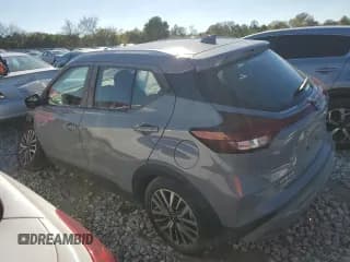 ✅ 2023 Nissan Kicks SV • VIN: 3N1CP5CV0PL525301 • Lot: 91177215. Wystawiony na Copart z przebiegiem 67 665 mil. Bezpłatny archiwum sprzedaży aukcyjnych z USA i szczegółowy raport historii pojazdu na DreamBid. Zdjęcie 2.