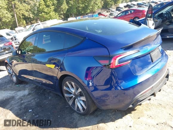 ✅ 2024 Tesla Model 3 Long Range • VIN: 5YJ3E1EBXRF731208 • Lot: 43366607. Wystawiony na IAAI z przebiegiem 28 928 mil. Bezpłatny archiwum sprzedaży aukcyjnych z USA i szczegółowy raport historii pojazdu na DreamBid. Zdjęcie 3.