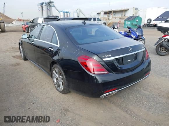 ✅ 2019 Mercedes-Benz S 560 • VIN: WDDUG8GB1KA430335 • Lot: 41750716. Wystawiony na IAAI z przebiegiem 32 468 mil. Bezpłatny archiwum sprzedaży aukcyjnych z USA i szczegółowy raport historii pojazdu na DreamBid. Zdjęcie 3.