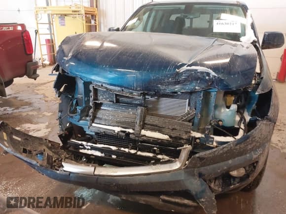 ✅ 2019 Chevrolet Colorado 4WD LT • VIN: 1GCGTCEN5K1327308 • Lot: 41630217. Listed on IAAI with 15,501 mi. Free auction sales archive from the USA and detailed vehicle history report at DreamBid. Image 6.