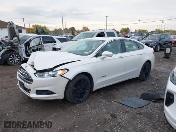 ✅ 2014 Ford Fusion SE Hybrid • VIN: 3FA6P0LU8ER175954 • Лот: 43615028. Опубликован ранее на IAAI с пробегом 108 932 миль. Бесплатный доступ к архиву аукционных продаж из США и подробный отчёт об истории автомобиля на DreamBid. Изображение 2.