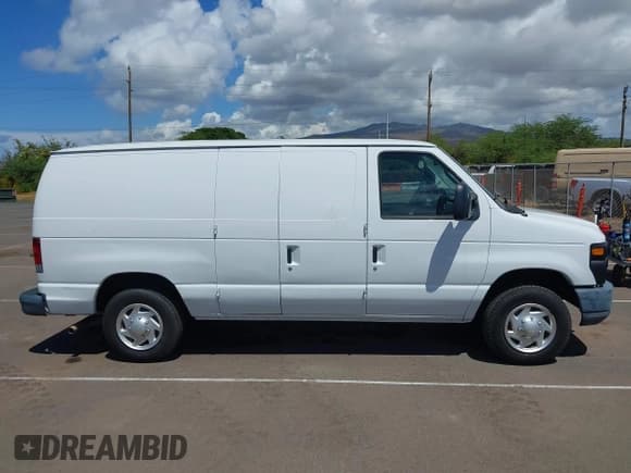 ✅ 2012 Ford Econoline Cargo Commercial • VIN: 1FTNE1EW8CDA81921 • Lot: 43317418. Wystawiony na IAAI z przebiegiem 22 175 mil. Bezpłatny archiwum sprzedaży aukcyjnych z USA i szczegółowy raport historii pojazdu na DreamBid. Zdjęcie 13.