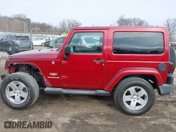 ✅ 2012 Jeep Wrangler Sahara • VIN: 1C4GJWBG0CL216622 • Lot: 41536639. Wystawiony na IAAI z przebiegiem 67 839 mil. Bezpłatny archiwum sprzedaży aukcyjnych z USA i szczegółowy raport historii pojazdu na DreamBid. Zdjęcie 15.