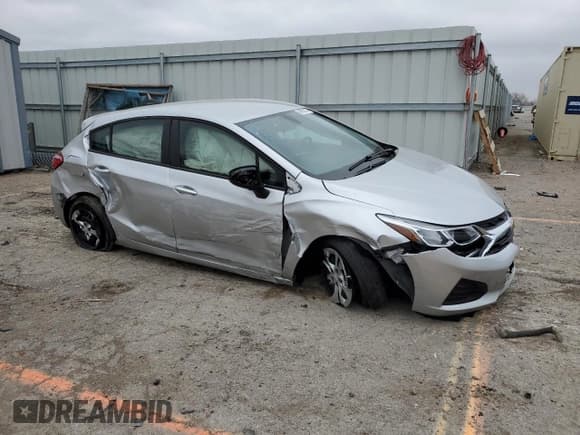 ✅ 2019 Chevrolet Cruze LS • VIN: 3G1BC6SM0KS604610 • Lot: 44205213. Listed on Copart with 19,879 mi. Free auction sales archive from the USA and detailed vehicle history report at DreamBid. Image 4.