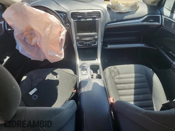 ✅ 2017 Ford Fusion SE • VIN: 3FA6P0H78HR198447 • Lot: 80141155. Wystawiony na Copart z przebiegiem 230 681 mil. Bezpłatny archiwum sprzedaży aukcyjnych z USA i szczegółowy raport historii pojazdu na DreamBid. Zdjęcie 8.