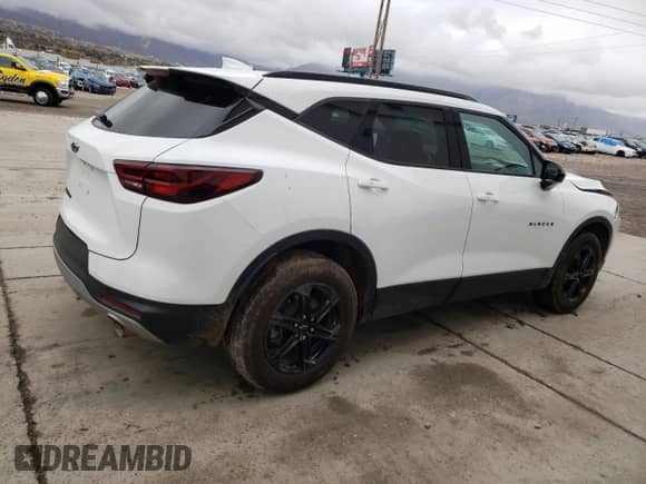 2023 Chevrolet Blazer LT z VIN 3GNKBHR46PS224150, wystawiony jako Copart lot #75610233 z przebiegiem Nie podano mil oraz . Historia ofert i sprzedaży dostępna na DreamBid. Obrazek 3.