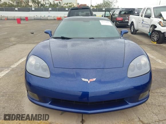 ✅ 2006 Chevrolet Corvette • VIN: 1G1YY26U065101335 • Lot: 43752836. Wystawiony na IAAI z przebiegiem 51 663 mil. Bezpłatny archiwum sprzedaży aukcyjnych z USA i szczegółowy raport historii pojazdu na DreamBid. Zdjęcie 12.