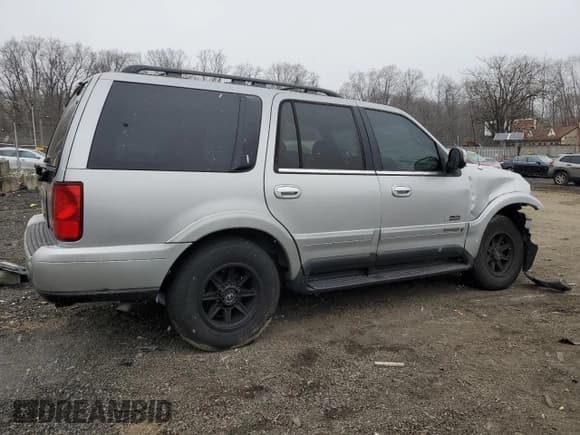 ✅ 1999 Lincoln Navigator • VIN: 5LMPU28A8XLJ41265 • Лот: 44762915. Опубликован ранее на Copart с пробегом 292 137 миль. Бесплатный доступ к архиву аукционных продаж из США и подробный отчёт об истории автомобиля на DreamBid. Изображение 3.
