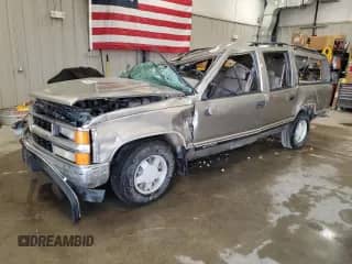 1999 Chevrolet Suburban с VIN 3GNEC16R7XG215686, выставлен на аукционе Copart как лот 63932255 с пробегом 179 952 миль миль и На запчасти • Non repairable. История ставок и продаж доступна на DreamBid. Изображение 1.