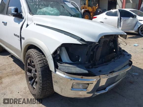 2010 Dodge 1500 Laramie с VIN 1D7RV1GT8AS143028, выставлен на аукционе IAAI как лот 42814344 с пробегом Не указан миль и . История ставок и продаж доступна на DreamBid. Изображение 14.