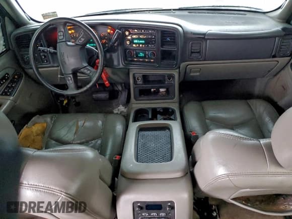 ✅ 2005 GMC Yukon XL SLT • VIN: 1GKFK16Z55J142043 • Лот: 92906775. Опубликован ранее на Copart с пробегом 279 893 миль. Бесплатный доступ к архиву аукционных продаж из США и подробный отчёт об истории автомобиля на DreamBid. Изображение 8.