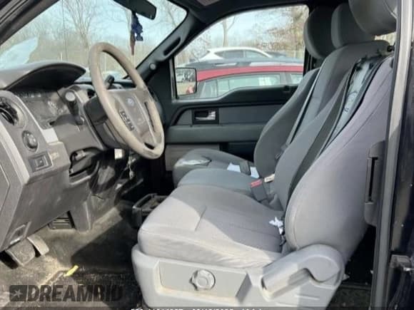 ✅ 2013 Ford F-150 XL • VIN: 1FTFX1EF3DFA70846 • Lot: 41614387. Wystawiony na IAAI z przebiegiem 138 181 mil. Bezpłatny archiwum sprzedaży aukcyjnych z USA i szczegółowy raport historii pojazdu na DreamBid. Zdjęcie 5.