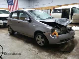 2006 Chevrolet Aveo LS z VIN KL1TD66636B621754, wystawiony jako Copart lot #42790495 z przebiegiem Nie podano mil oraz Czysty tytuł • Clean title. Historia ofert i sprzedaży dostępna na DreamBid. Obrazek 4.