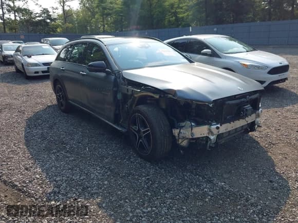 ✅ 2023 Mercedes-Benz E 450 • VIN: W1KZH6AB6PB168796 • Lot: 42903543. Listed on IAAI with 25,241 mi. Free auction sales archive from the USA and detailed vehicle history report at DreamBid. Image 1.