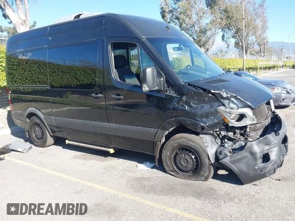 ✅ 2017 Mercedes-Benz Sprinter • VIN: WDZPE7CD9HP414002 • Lot: 41867215. Wystawiony na IAAI z przebiegiem 46 989 mil. Bezpłatny archiwum sprzedaży aukcyjnych z USA i szczegółowy raport historii pojazdu na DreamBid. Zdjęcie 1.