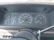 ✅ 1987 Ford F-250 • VIN: 1FTHF2518HKA08300 • Lot: 41984273. Wystawiony na IAAI z przebiegiem 37 267 mil. Bezpłatny archiwum sprzedaży aukcyjnych z USA i szczegółowy raport historii pojazdu na DreamBid. Zdjęcie 7.