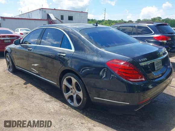 ✅ 2014 Mercedes-Benz S 550 • VIN: WDDUG8CBXEA053305 • Lot: 42192751. Listed on IAAI with 94,094 mi. Free auction sales archive from the USA and detailed vehicle history report at DreamBid. Image 3.