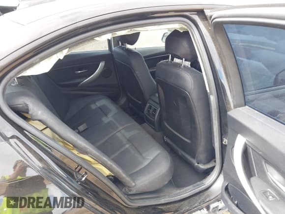 ✅ 2017 BMW 3 Series 320i • VIN: WBA8A9C59HK620080 • Lot: 42996887. Listed on IAAI with Not provided. Free auction sales archive from the USA and detailed vehicle history report at DreamBid. Image 8.