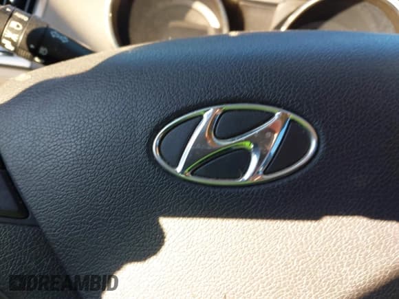 ✅ 2012 Hyundai Sonata Hybrid • VIN: KMHEC4A48CA047308 • Lot: 41702891. Listed on IAAI with 136,400 mi. Free auction sales archive from the USA and detailed vehicle history report at DreamBid. Image 15.