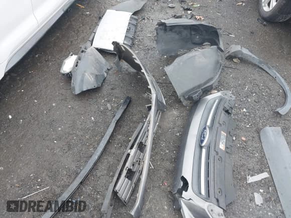 ✅ 2014 Ford Escape SE • VIN: 1FMCU0GX6EUB92878 • Lot: 43773393. Wystawiony na IAAI z przebiegiem 58 855 mil. Bezpłatny archiwum sprzedaży aukcyjnych z USA i szczegółowy raport historii pojazdu na DreamBid. Zdjęcie 18.