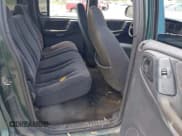 ✅ 2000 Dodge Dakota Sport • VIN: 1B7GG2AN4YS641376 • Lot: 42867876. Wystawiony na IAAI z przebiegiem 282 598 mil. Bezpłatny archiwum sprzedaży aukcyjnych z USA i szczegółowy raport historii pojazdu na DreamBid. Zdjęcie 8.