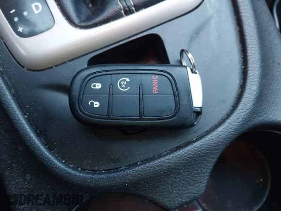 ✅ 2016 Jeep Cherokee Limited • VIN: 1C4PJMDB0GW116952 • Lot: 43694621. Wystawiony na IAAI z przebiegiem 135 229 mil. Bezpłatny archiwum sprzedaży aukcyjnych z USA i szczegółowy raport historii pojazdu na DreamBid. Zdjęcie 11.