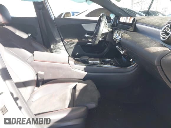 ✅ 2021 Mercedes-Benz A 220 • VIN: W1K3G4EB8MJ287426 • Lot: 41407102. Wystawiony na IAAI z przebiegiem Nie podano. Bezpłatny archiwum sprzedaży aukcyjnych z USA i szczegółowy raport historii pojazdu na DreamBid. Zdjęcie 5.