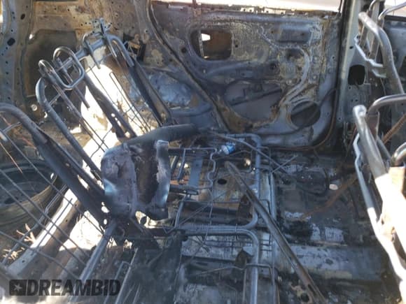 ✅ 2013 Toyota RAV4 XLE • VIN: 2T3RFREV1DW090727 • Лот: 70680363. Опубликован ранее на Copart с пробегом Не указан. Бесплатный доступ к архиву аукционных продаж из США и подробный отчёт об истории автомобиля на DreamBid. Изображение 10.