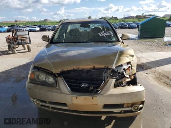 2004 Hyundai Elantra GLS with VIN KMHDN46D34U724974, listed as a Copart auction lot 81970945 with 37,437 mi miles and Clean title. Bid and sale history available at DreamBid. Image 5.