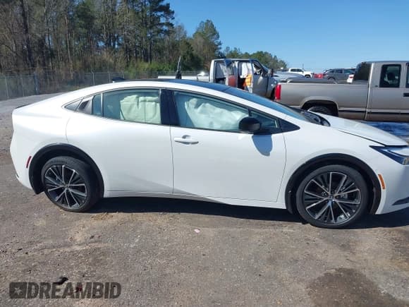 ✅ 2024 Toyota Prius LE • VIN: JTDACAAU6R3043434 • Lot: 41757074. Wystawiony na IAAI z przebiegiem 422 mil. Bezpłatny archiwum sprzedaży aukcyjnych z USA i szczegółowy raport historii pojazdu na DreamBid. Zdjęcie 13.