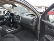 ✅ 2020 Chevrolet Colorado 2WD LT • VIN: 1GCGSCEN5L1189791 • Lot: 43530581. Wystawiony na IAAI z przebiegiem 108 365 mil. Bezpłatny archiwum sprzedaży aukcyjnych z USA i szczegółowy raport historii pojazdu na DreamBid. Zdjęcie 5.