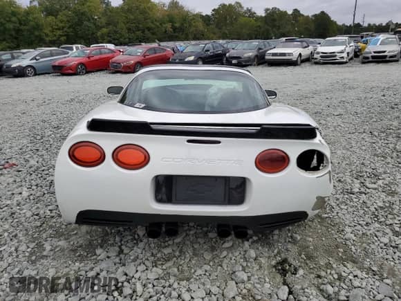 ✅ 1998 Chevrolet Corvette • VIN: 1G1YY22G8W5118626 • Lot: 80946465. Wystawiony na Copart z przebiegiem 133 198 mil mil. Skorzystaj z bezpłatnego archiwum sprzedaży aukcyjnych z USA i zobacz szczegółowy raport historii pojazdu na DreamBid. Zdjęcie 6.