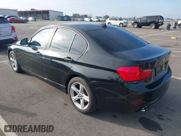 ✅ 2012 BMW 3 Series 328i • VIN: WBA3C1C57CF431953 • Lot: 43744650. Listed on IAAI with 106,909 mi. Free auction sales archive from the USA and detailed vehicle history report at DreamBid. Image 3.