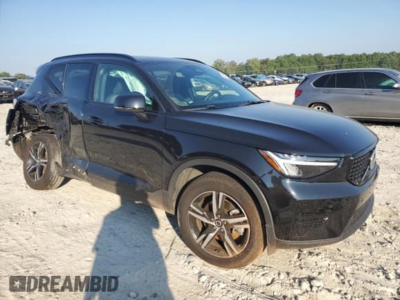 ✅ 2024 Volvo XC40 Core Bright Theme • VIN: YV4L12UK2R2334739 • Lot: 70059495. Listed on Copart with 24,454 mi. Free auction sales archive from the USA and detailed vehicle history report at DreamBid. Image 4.