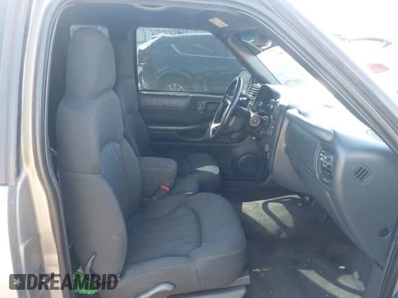 ✅ 2003 Chevrolet S-10 LS • VIN: 1GCCS19X638169300 • Лот: 41717497. Опубликован ранее на IAAI с пробегом 287 220 миль. Бесплатный доступ к архиву аукционных продаж из США и подробный отчёт об истории автомобиля на DreamBid. Изображение 8.