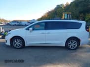 ✅ 2017 Chrysler Pacifica Touring L • VIN: 2C4RC1BG2HR816207 • Лот: 43506861. Опубликован ранее на IAAI с пробегом 68 946 миль. Бесплатный доступ к архиву аукционных продаж из США и подробный отчёт об истории автомобиля на DreamBid. Изображение 14.