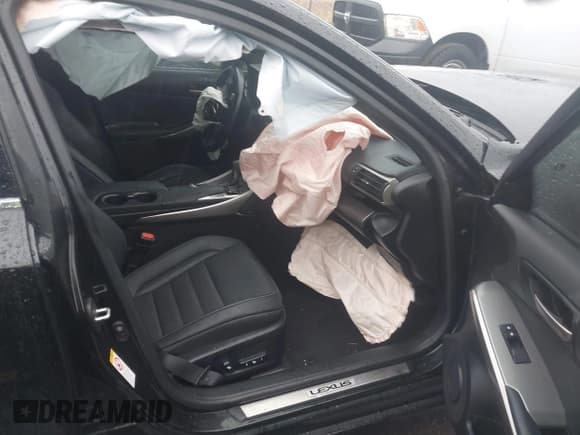 ✅ 2017 Lexus IS 350 • VIN: JTHCE1D20H5013327 • Лот: 41146140. Опубликован ранее на IAAI с пробегом 85 328 миль. Бесплатный доступ к архиву аукционных продаж из США и подробный отчёт об истории автомобиля на DreamBid. Изображение 5.