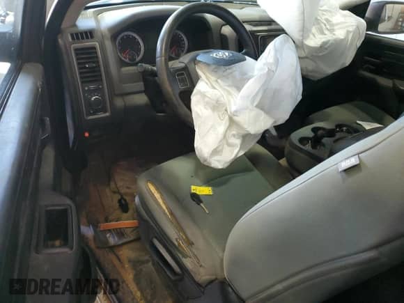 2015 Ram 1500 Tradesman with VIN 3C6JR6DG8FG605576, listed as a Copart auction lot 75462964 with 276,012 mi miles and Salvage title. Bid and sale history available at DreamBid. Image 8.