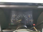 ✅ 1994 GMC Suburban • VIN: 1GKFK16K3RJ725171 • Lot: 57914635. Wystawiony na Copart z przebiegiem 226 183 mil. Bezpłatny archiwum sprzedaży aukcyjnych z USA i szczegółowy raport historii pojazdu na DreamBid. Zdjęcie 9.