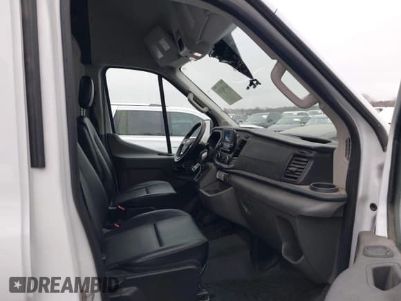 ✅ 2022 Ford Transit Cargo • VIN: 1FTBR1X84NKA82407 • Lot: 41503201. Listed on IAAI with 53,194 mi. Free auction sales archive from the USA and detailed vehicle history report at DreamBid. Image 5.