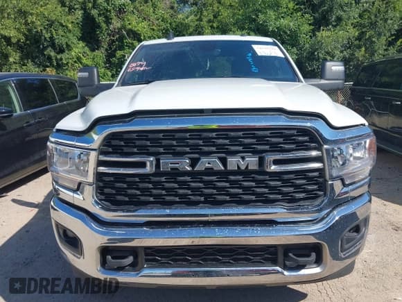 ✅ 2024 Ram 2500 Big Horn • VIN: 3C6UR5DJ2RG303949 • Lot: 42575281. Listed on IAAI with 117,754 mi. Free auction sales archive from the USA and detailed vehicle history report at DreamBid. Image 12.