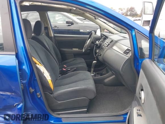 ✅ 2010 Nissan Versa SL • VIN: 3N1BC1CP2AL369013 • Lot: 42805950. Listed on IAAI with 113,051 mi. Free auction sales archive from the USA and detailed vehicle history report at DreamBid. Image 5.