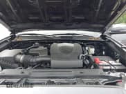 ✅ 2020 Toyota Tacoma SR5 • VIN: 3TMAZ5CNXLM117424 • Lot: 42814654. Wystawiony na IAAI z przebiegiem 95 225 mil. Bezpłatny archiwum sprzedaży aukcyjnych z USA i szczegółowy raport historii pojazdu na DreamBid. Zdjęcie 10.