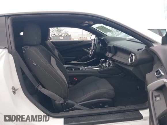 ✅ 2021 Chevrolet Camaro 1SS • VIN: 1G1FF1R73M0131386 • Lot: 42569759. Listed on IAAI with 34,246 mi. Free auction sales archive from the USA and detailed vehicle history report at DreamBid. Image 5.