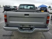 ✅ 1993 Toyota Pickup DLX • VIN: 4TARN81P7PZ048163 • Lot: 48755005. Wystawiony na Copart z przebiegiem 243 519 mil. Bezpłatny archiwum sprzedaży aukcyjnych z USA i szczegółowy raport historii pojazdu na DreamBid. Zdjęcie 6.