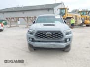 ✅ 2021 Toyota Tacoma SR5 • VIN: 3TMDZ5BN7MM105036 • Lot: 43059969. Wystawiony na IAAI z przebiegiem 49 348 mil. Bezpłatny archiwum sprzedaży aukcyjnych z USA i szczegółowy raport historii pojazdu na DreamBid. Zdjęcie 13.