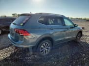 ✅ 2019 Volkswagen Tiguan SE • VIN: 3VV2B7AXXKM196196 • Лот: 85832295. Опубликован ранее на Copart с пробегом 93 458 миль. Бесплатный доступ к архиву аукционных продаж из США и подробный отчёт об истории автомобиля на DreamBid. Изображение 3.