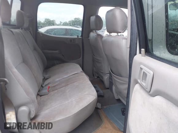 ✅ 2002 Toyota Tacoma PreRunner • VIN: 5TEGN92N02Z079492 • Lot: 42578009. Listed on IAAI with 220,758 mi. Free auction sales archive from the USA and detailed vehicle history report at DreamBid. Image 8.