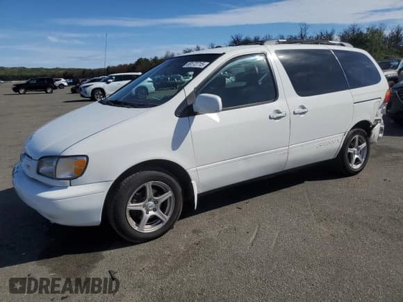 ✅ 2000 Toyota Sienna CE • VIN: 4T3ZF19C8YU305147 • Лот: 69172715. Опубликован ранее на Copart с пробегом 235 589 миль. Бесплатный доступ к архиву аукционных продаж из США и подробный отчёт об истории автомобиля на DreamBid. Изображение 1.